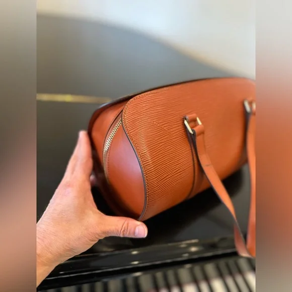 Louis Vuitton Authentic Luxury Vintage Retro RARE Minimalist Epi Soufflot Bag - Picture 13 of 17